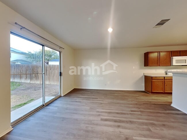 Photo - 7711 Cortland Oak