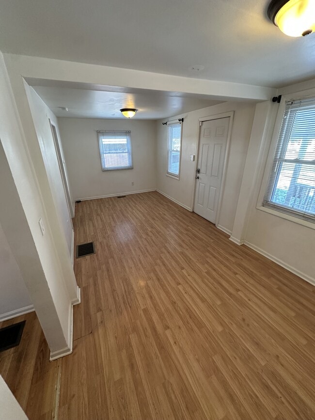 Photo - 215 Dunlap St