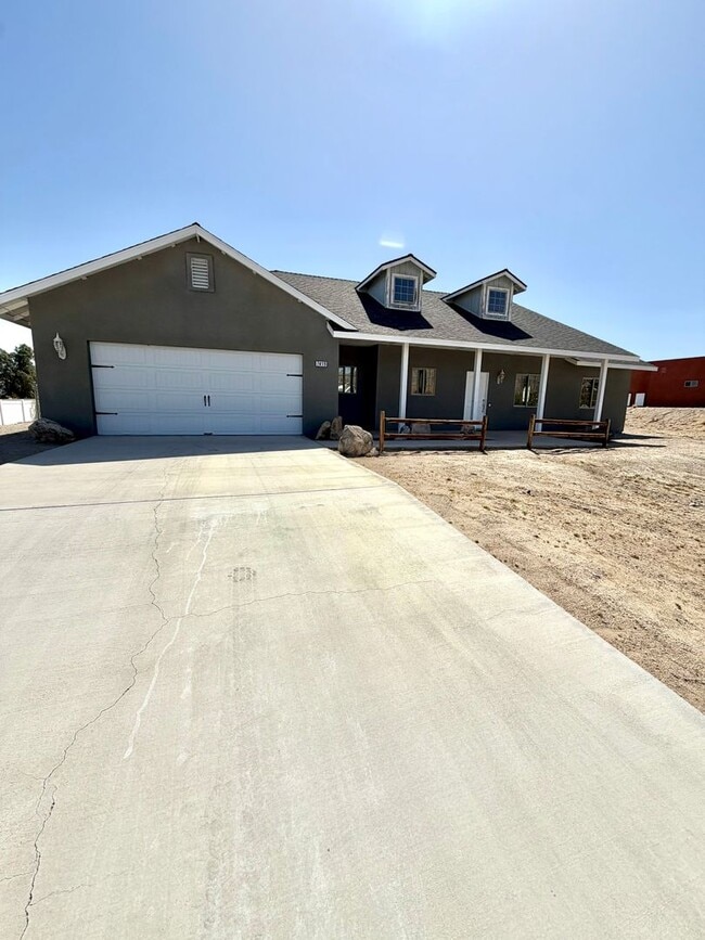 Photo - Beautiful 3 Bedroom 2 Bathroom Home