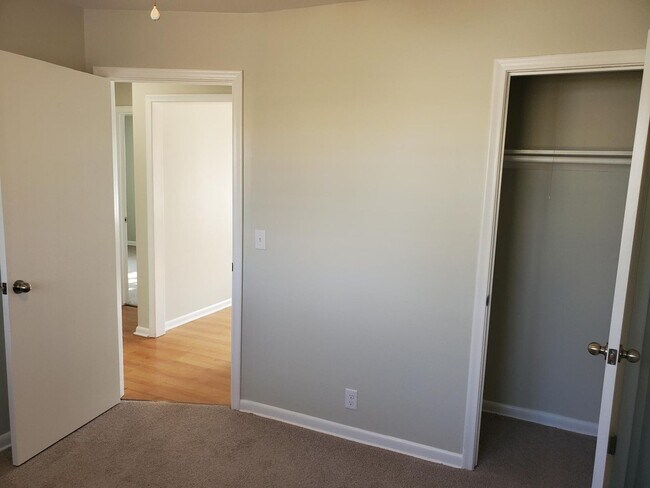 Photo - Like New 3 bedroom 1.5 bath Ranch Near Kellogg and Rock