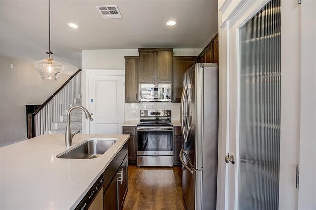 Photo - 13501 Metric Blvd Unit 40