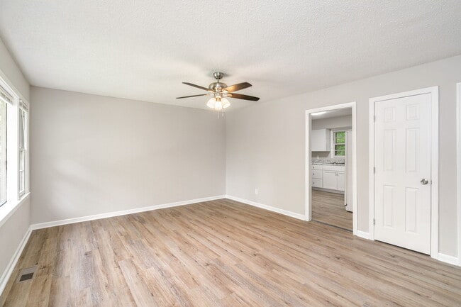 Photo - 841 Farragut Ave