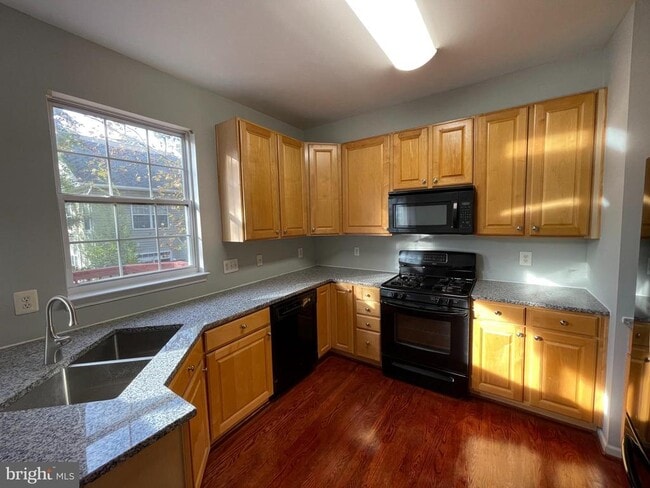 Photo - 4106 Hazelwood Ct