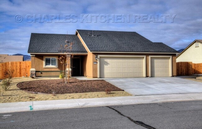 Building Photo - Beautiful Riverpark Home With All Applianc...