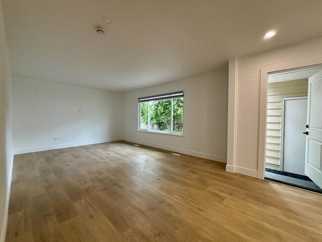 Photo - 5232-201A 201A St