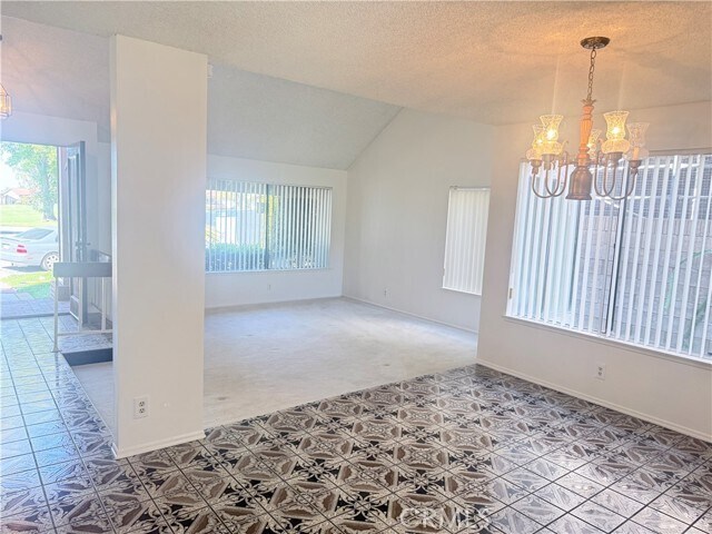 Photo - 46 Christamon W