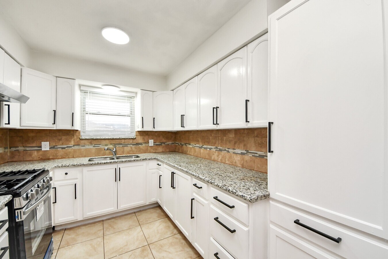 Photo - 1139 Hartwick Rd