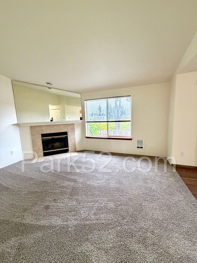 Photo - Puyallup Area 2 Bedroom 2nd Floor Apartment Unidad 17702-C