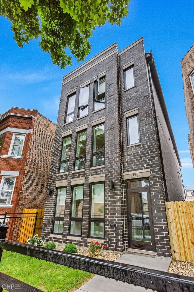 Photo - 5233 S Wabash Ave Rental