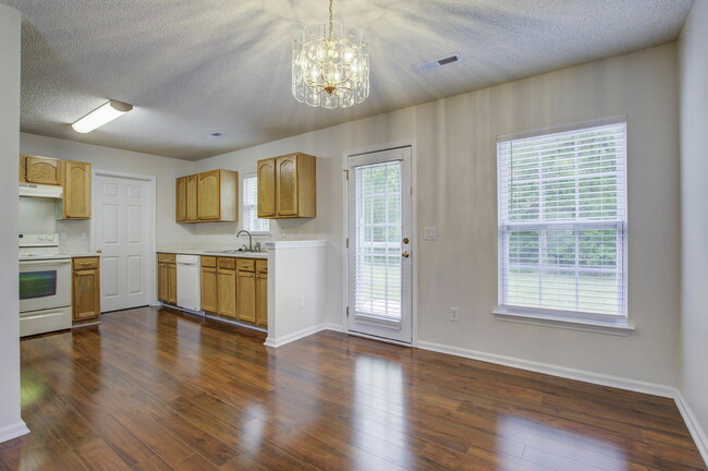 Photo - 141 Old Tree Rd