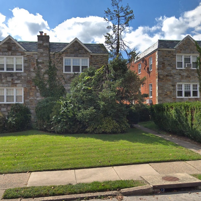 Building Photo - 2444 N 50th St Unit #2