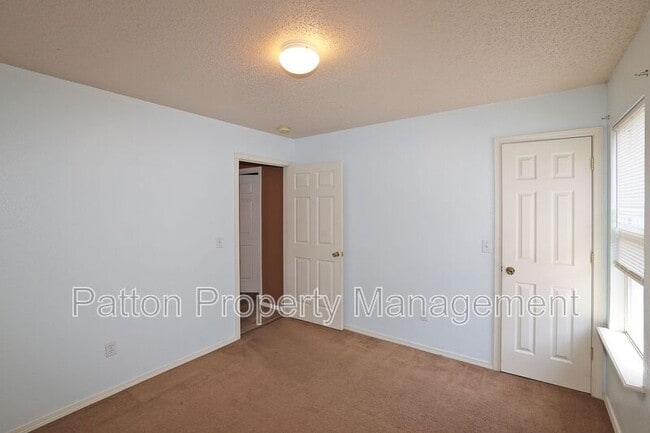 Photo - 1025 Ketler St