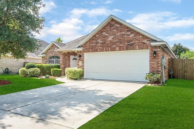 Building Photo - 405 Magnolia Estates Dr