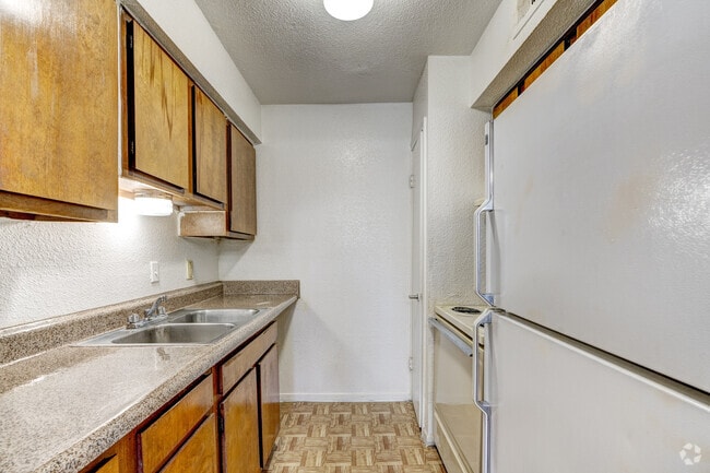 1BR, 1BA - 505SF - Kitchen - Cedar Branch Apartments