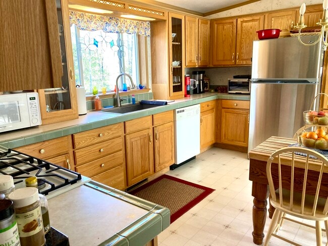Kitchen - 45 Abbott St