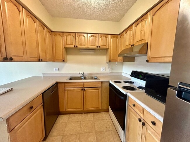 Photo - Horizon West Condo for Rent with South-side Views of the Flatiron Mtns Unit 303