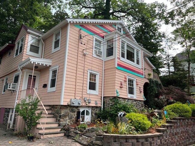 563 Art Ln Unit 2