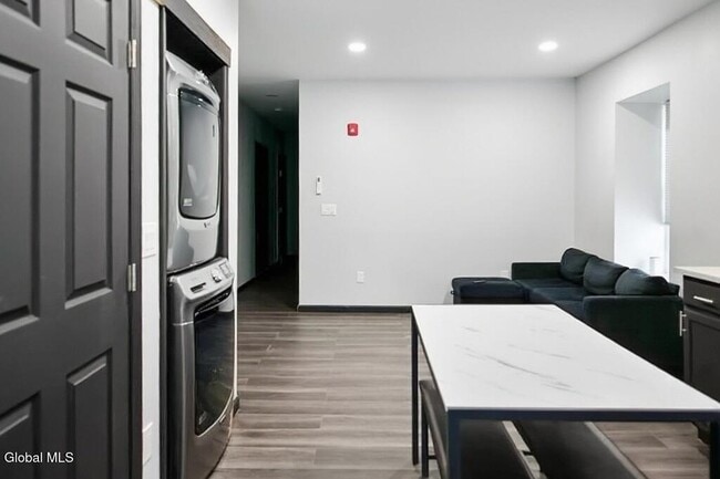 Photo - 1368 Central Ave Unidad 2