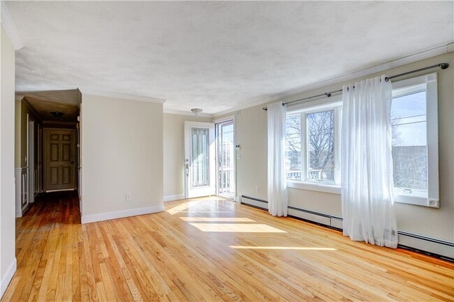 Photo - 76 Norseman Dr