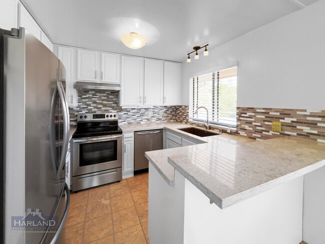 Photo - 4264 Sixth Avenue - 1-