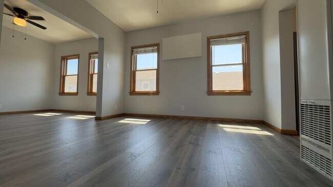 3340 S Parnell Ave Unit 2R