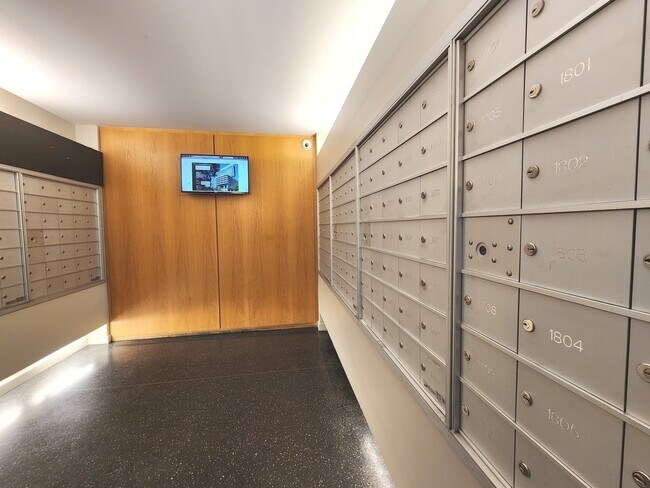 Photo - 9655 Woods Dr Unit 512