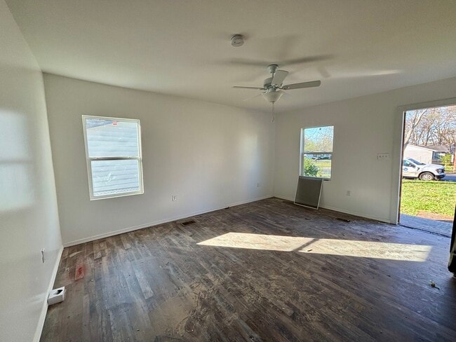 Photo - 3008 Boswell Dr NW