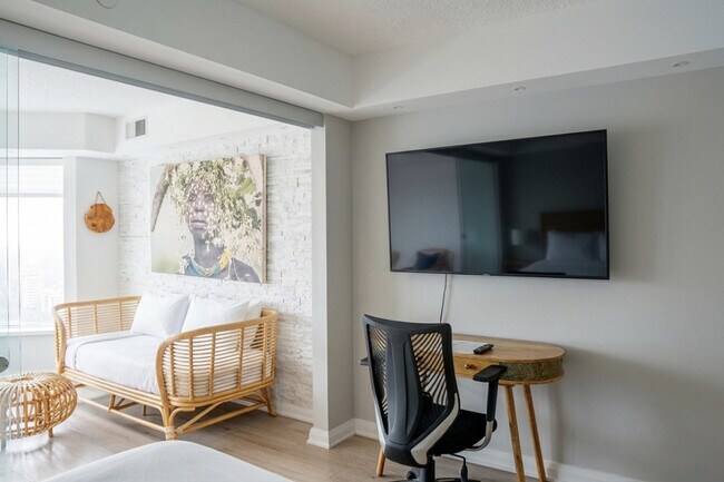 Photo - 155 Yorkville Ave Unité SI ID1559016P