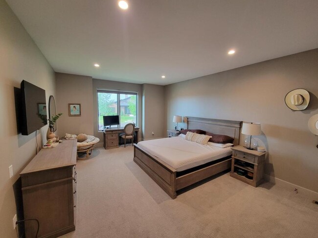 Photo - 31 Highnoon Way