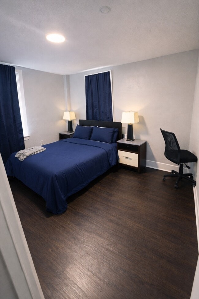 Photo - 818 Broad St