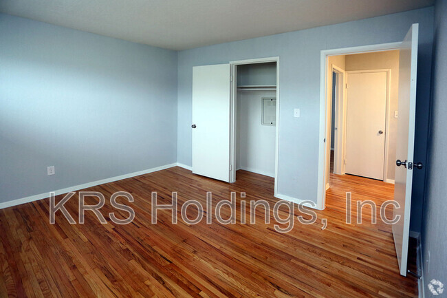 Building Photo - 867 41rst Street Rental