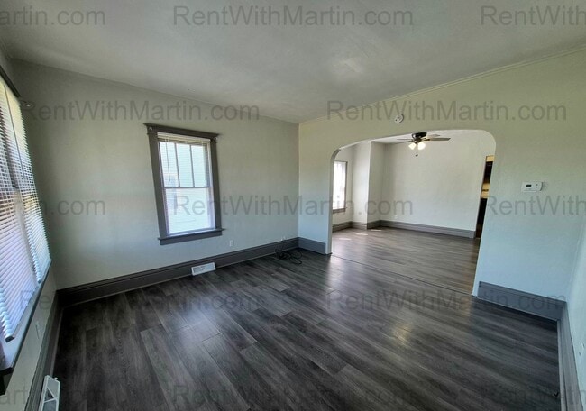 Photo - FOR RENT- Beautifully Updated Home Near Golf Course on 4th! Pets ok!!