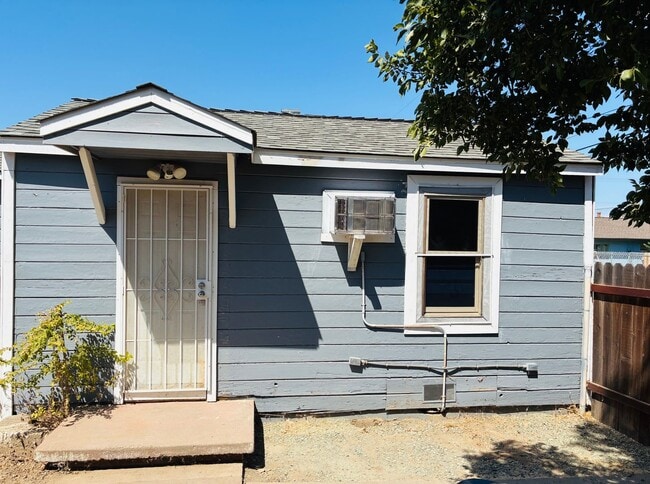 Building Photo - 3730 Ivy St Unit #B Rental