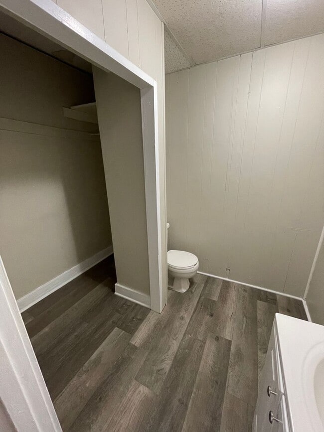 Photo - MOVE-IN SPECIAL | $150 OFF 1ST MONTH Unit 202 E Jefferson St #303