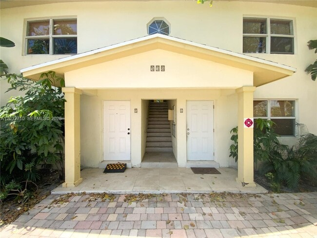 Photo - 530 NE 15th Ct Unidad 7
