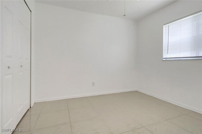 Building Photo - 765 Aprile Ave S