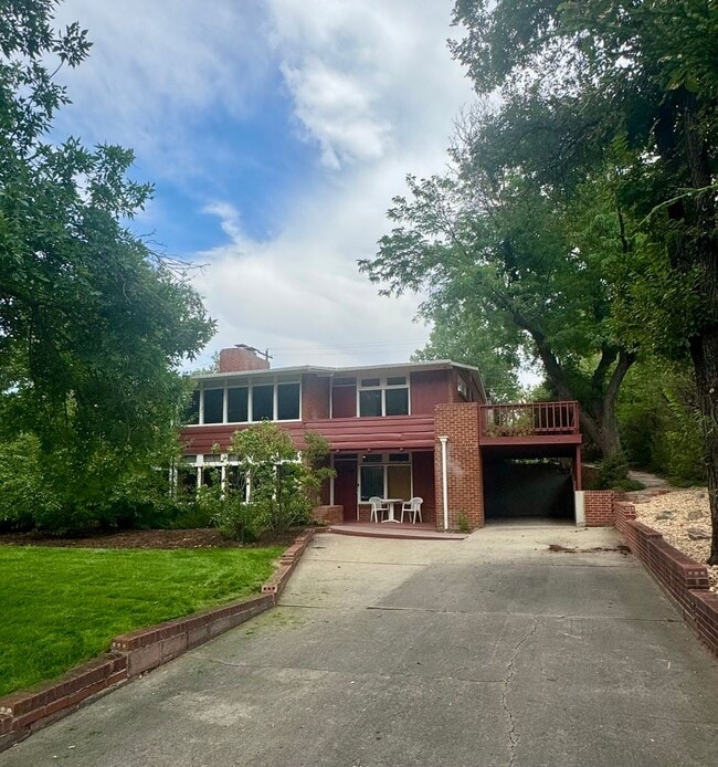 Building Photo - Mid-Mod Wheat Ridge Gem! Rental