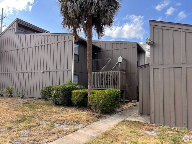 Building Photo - 5409 Pine Creek Dr Rental