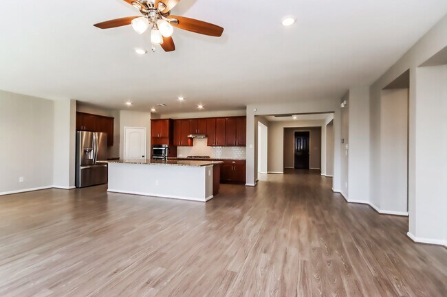 Photo - 25515 Kensington Lk Dr