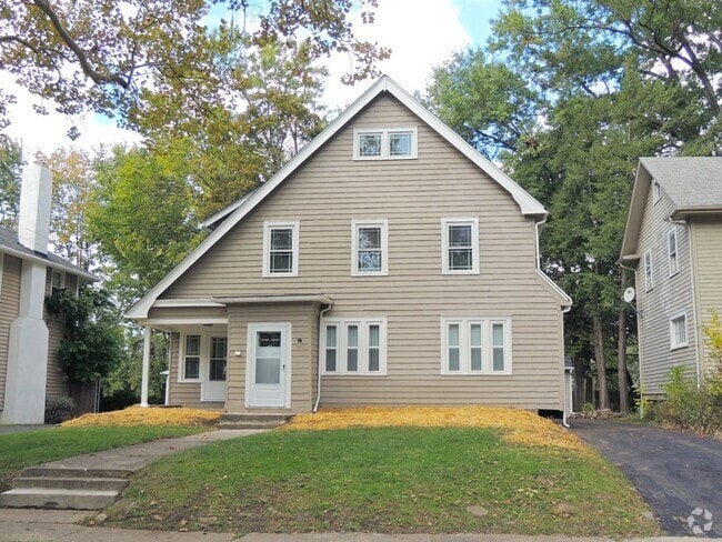 Building Photo - Super Awesome 3 Bedroom 1 Bathroom Colonia... Rental