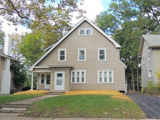 Super Awesome 3 Bedroom 1 Bathroom Colonia... - Super Awesome 3 Bedroom 1 Bathroom Colonia... House
