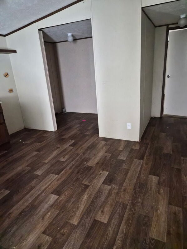 Photo - 185 Lakeside Ln