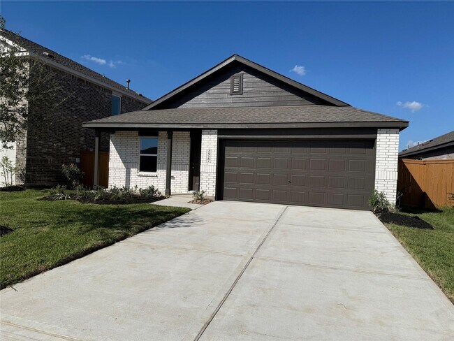 Building Photo - 2527 Night Emerald Dr