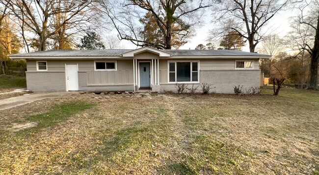 Building Photo - 3221 Northview Dr Rental