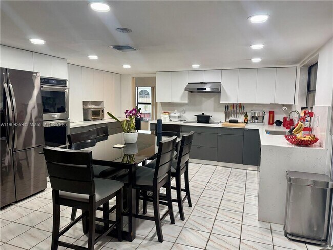 Photo - 490 W 33rd Place, Hialeah, FL 33012