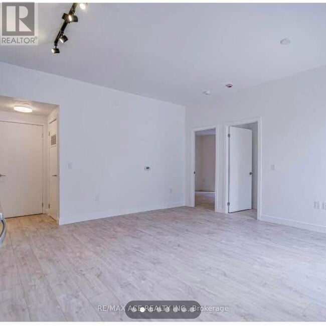 Photo - 176 Clonmore Dr