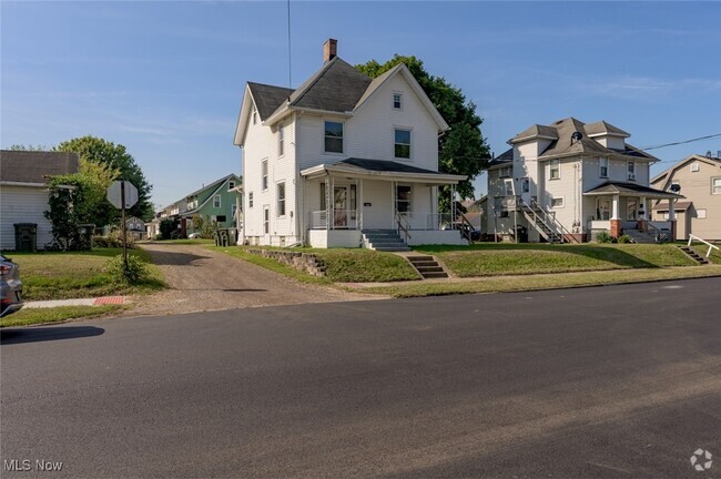 Building Photo - 2218 10th St SW Rental