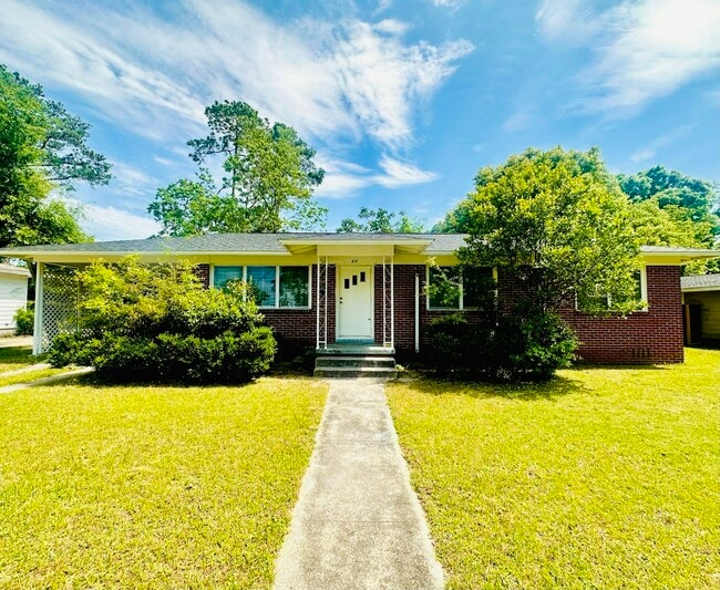 Building Photo - 27 Escalona Ave