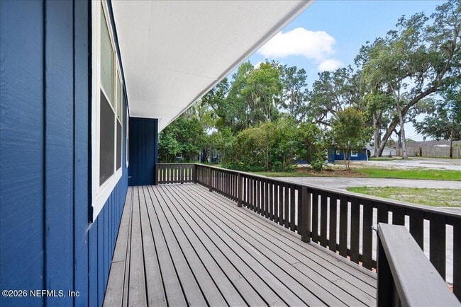 2421 Dogwood Ln