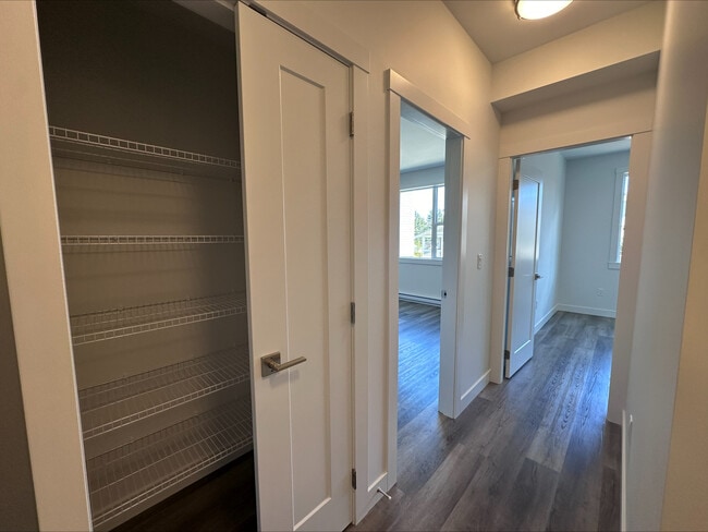 Building Photo - 660 Beach Rd